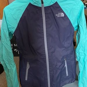 Super cute north face wind breaker